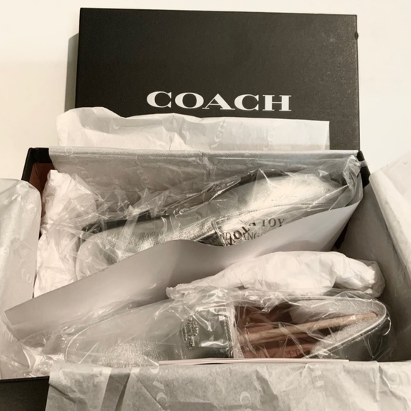 COACH HALLIE SILVER METALLIC LEATHER FLAT HEEL LOAFERS Logo Fashion Shoes 9.5 - Picture 9 of 11